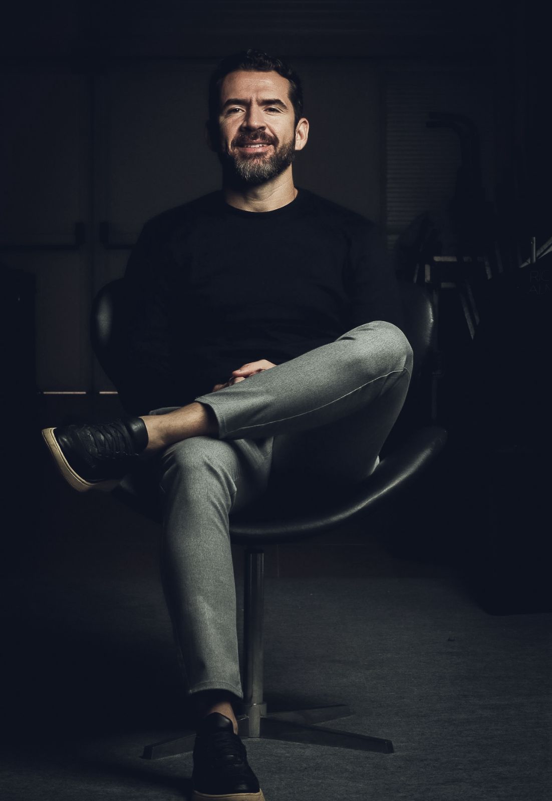 GUSTAVO MALAVOTA - Sócio fundador do Grupo Mola, fundador do Instituto Vendas. Mestre em Gestao e Desenvolvimento, graduado em Marketing pela ESPM . Nos últimos 15 anos , capacitou mais de 150 mil vendedores e líderes no Brasil e no mundo.

